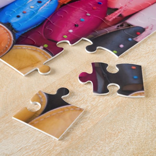 Puzzle Des chaussures dans un magasin dans les souks (Côté)