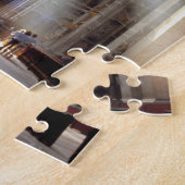 Puzzle Des puits de lumière coulent à travers les fenêtre (Côté)