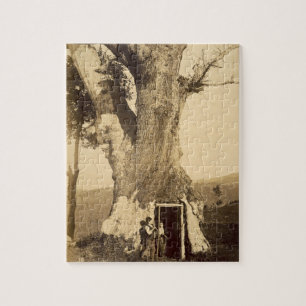 Puzzle Deux garçons à la porte de leur cabane dans un