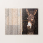 Puzzle Donkey Dans Stable | Animaux de ferme<br><div class="desc">Ce superbe puzzle de scie présente un âne regardant d'un étable en bois. #jigsawpuzzle #stockingstuffers #jeux #nature</div>
