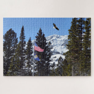 Puzzle Drapeau et aigle avec la montagne dans l'arrière -