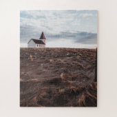 Puzzle Église abandonnée dans un champ avec clôture (Vertical)