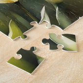 Puzzle Élégante bande de tulipes blanches dans un jardin  (Côté)