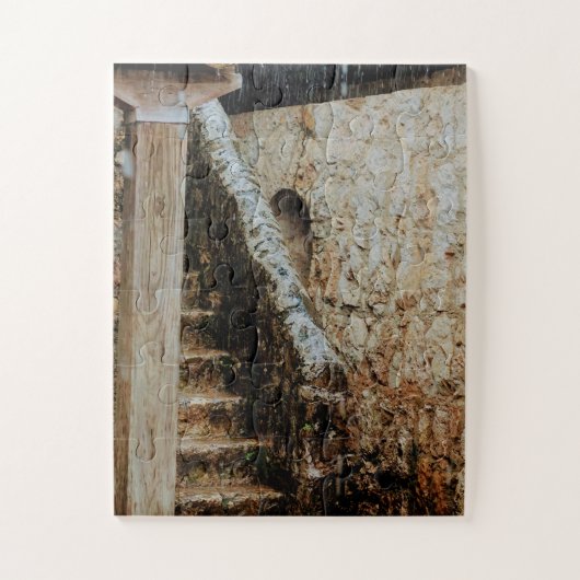 Puzzle Escalier Usé par le Temps et la Précision (Vertical)