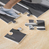 Puzzle Faible section de femmes marchant sur le tapis rou (Côté)