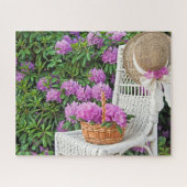 Puzzle fauteuil en osier dans le jardin azalea (Horizontal)