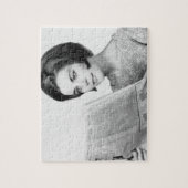 Puzzle Femme Newpaper de lecture (Vertical)