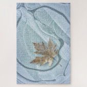 Puzzle Feuille d'érable gelée sur glace (Vertical)