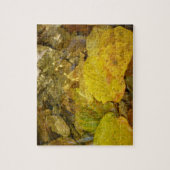 Puzzle Feuilles de bouleau jaune dans le ruisseau (Vertical)