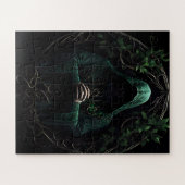 Puzzle Figure mystique à capuchon dans la prière verte (Horizontal)