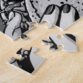 Puzzle Fille gothique de style graphique BW 50s mangeant  (Côté)