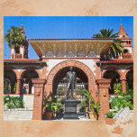 Puzzle Flagler College St Augustine Florida Henry Flagler<br><div class="desc">L'image de ce magnifique puzzle présente l'impressionnante architecture de la Renaissance espagnole du Flagler College, dans le quartier historique de St. Augustine en Floride. Fondée en 1968, cette institution privée d'art libéral se trouve dans ce qui fut autrefois l'un des hôtels du Gilded Age les plus opulents d'Henry Flagler, l'hôtel...</div>