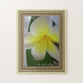 Puzzle Fleur blanche et jaune de Frangipani (Vertical)