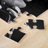 Puzzle Flûte jouée en noir et blanc par un gitan (Côté)