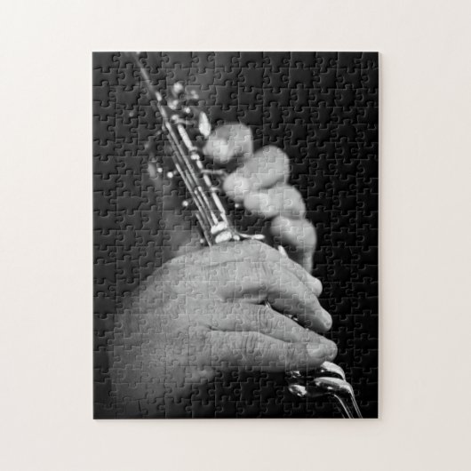 Puzzle Flûte jouée en noir et blanc par un gitan (Vertical)