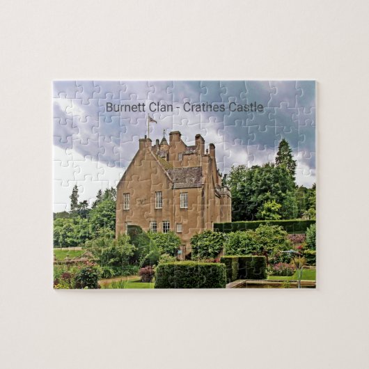 Puzzle Garden Crathes Castle, Scottish Burnett Clan (Horizontal)