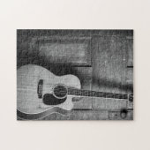 Puzzle Guitare penchée contre porte en noir et blanc (Horizontal)