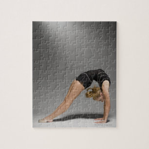 Puzzle Gymnaste féminin étirement, studio photo 2