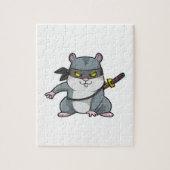 Puzzle Hamster comme Ninja dans les arts martiaux avec ép (Vertical)