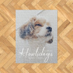 Puzzle Happest Howlidays | Mini-Noël photo chien<br><div class="desc">Photo personnalisée simple et élégante Happiest Howlidays puzzle puzzle avec une typographie manuscrite minimaliste moderne en blanc et un dégradé simple sur une photo complète. La photo de votre animal de compagnie bien-aimé et le texte peuvent facilement être personnalisés pour un design aussi unique que votre fumoir spécial! L'image montrée...</div>