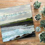 Puzzle Hawaii Black Sand Beach Voyage Destination<br><div class="desc">"Le voyage est la destination." A l'extrémité sud de Big Island of Hawaii se trouve une plage de sable noir immaculé. J'ai heurté cette scène de vagues s'écrasant contre les rochers de lave en fin d'après-midi soleil. Profitez de ce magnifique paysage océanique tropical inspirant chaque fois que vous travaillez sur...</div>