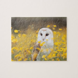 Puzzle Hibou de grange dans le domaine de fleur jaune