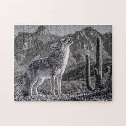 Puzzle Howling Coyote dans le paysage désertique (Horizontal)