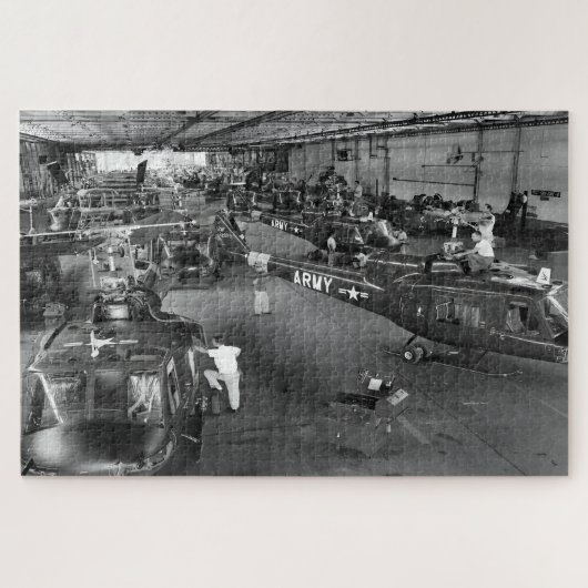 Puzzle Huey Helicopters Maintenance (Horizontal)