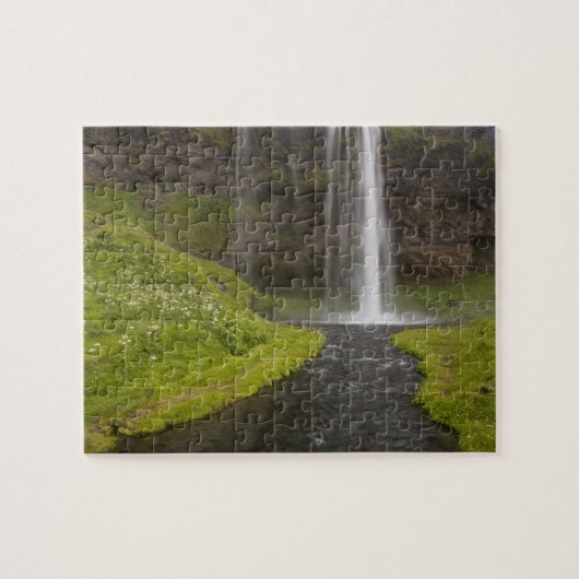 Puzzle Islande. Personnes sur le sentier derrière Seljala (Horizontal)