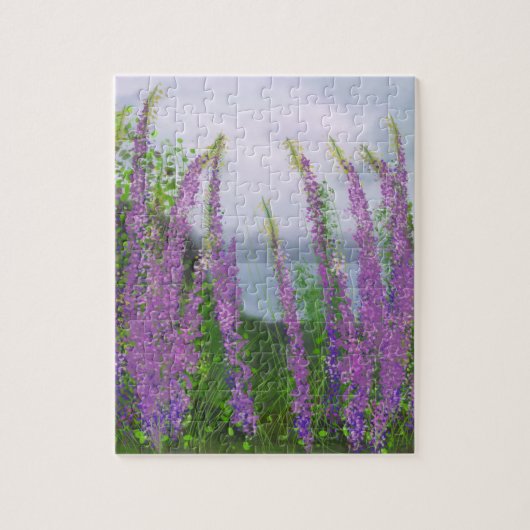 Puzzle Jolies Fleurs Lupines Au Bord Du Lac (Vertical)