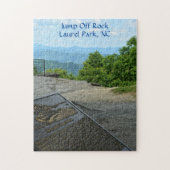 Puzzle Jump Off Rock Laurel Park NC Fin printemps (Vertical)