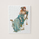 Puzzle La beauté de l'Art nouveau exotique dans les Robes<br><div class="desc">Magnifique et exotique style Art nouveau vintage dans des robes turquoises et des coiffes ornées d'orange installées dans une chaise élaborée. L'illustration restaurée présente des reflets de brillance et la couleur arrière - plan est modifiable.</div>