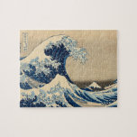 Puzzle La Grande Vague par Katsushika Hokusai<br><div class="desc">Katsushika Hokusai - Sous la vague de Kanagawa,  La Grande vague,  1830-1833. Katsushika Hokusai était un artiste japonais,  peintre ukiyo-e et graveur de l'époque Edo.</div>
