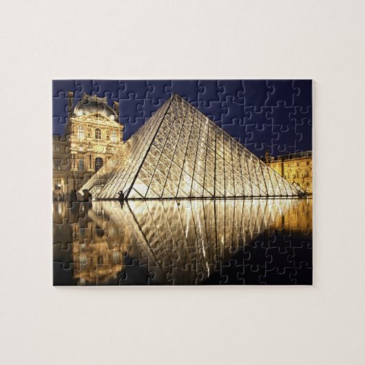 Puzzle La vue nocturne de la Pyramide de verre du Musée d (Horizontal)