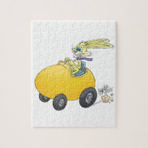 Lapin de Pâques conduisant un oeuf de pâques !