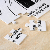 Puzzle Lazy Man Watches Horse Racing à la télévision (Côté)