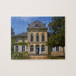 Puzzle Le bâtiment principal du château, rénové par
