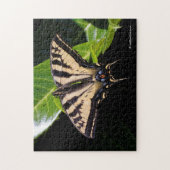 Puzzle Le papillon Swallowtail sur le Laurel Bush (Vertical)