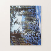 Puzzle Le sapin rouge couvert de neige dans la Haute Sier (Vertical)