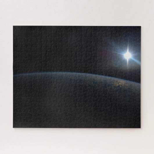 Puzzle Le Soleil qui s'installe sur l'horizon terrestre. (Horizontal)