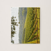 Puzzle Le vignoble et une vallée avec une forêt. (Vertical)