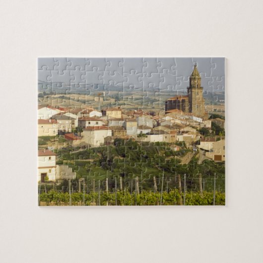 Puzzle Les rangées de vignes au premier plan encadrent le (Horizontal)