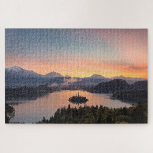 Puzzle Lever de soleil au-dessus du lac saigné