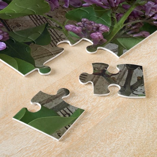 Puzzle Lilacs sur musique ancienne feuille (Côté)