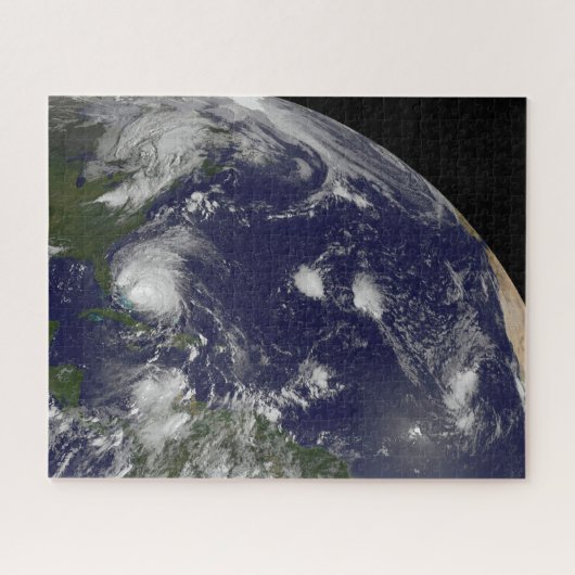 Puzzle L'Ouragan Irene Traverse Les Bahamas. (Horizontal)