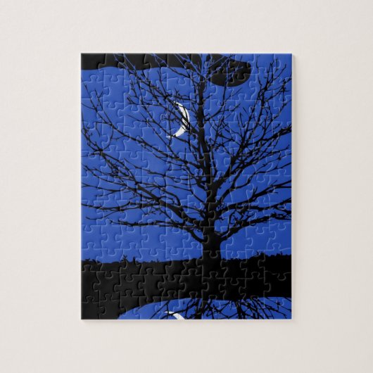 Puzzle Lune avec arbre, Bleu Cobalt, Noir et Blanc (Vertical)