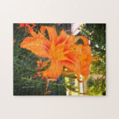 Puzzle Lys tigres dans le jardin (Horizontal)