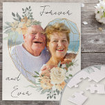 Puzzle Mariage d'or Coeur pour toujours et jamais photo<br><div class="desc">Toile photo personnalisée affichant votre photo préférée dans un cadre en or géométrique en forme de coeur. Le cadre est décoré de bouquets d'aquarelle de fleurs crème et abricot. Il est écrit avec le libellé "pour toujours et jamais" dans élégant script décontracté, manuscrit sur un arrière - plan neutre, blanc...</div>