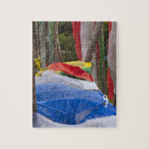 Puzzle Mâts de drapeaux de prière en montagne, col de Yot