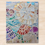 Puzzle Motif de plage Seashells<br><div class="desc">Cette scie présente une copie de ma mosaïque de plage. Il a été fait avec des coquillages trouvés et de petits fragments de verre coloré. Mosaïque originale © Michele Davies</div>